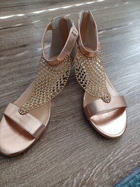 EUC Thalia rose gold wedge size 9